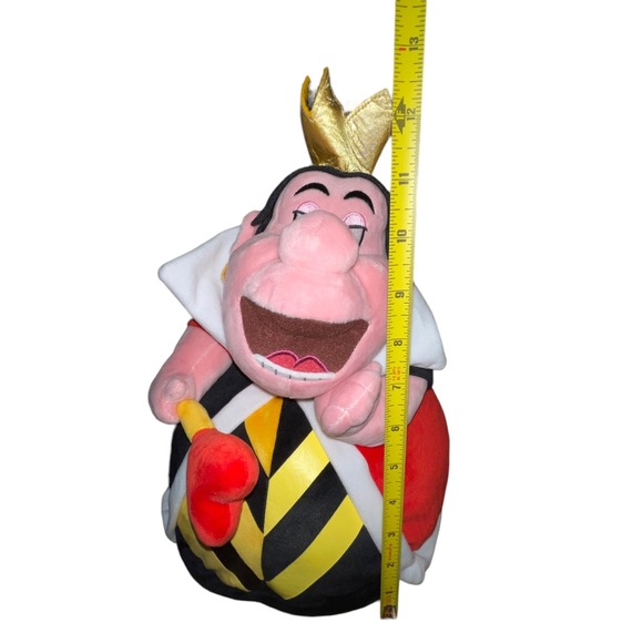 DISNEY STORE QUEEN OF RED HEARTS PLUSH ALICE IN WONDERLAND 14” - Picture 6 of 6